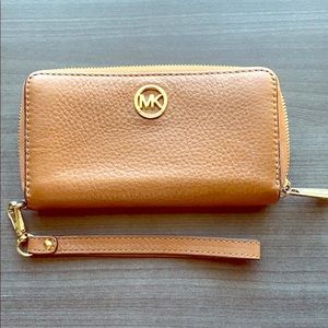 Michael Kors wristlet
